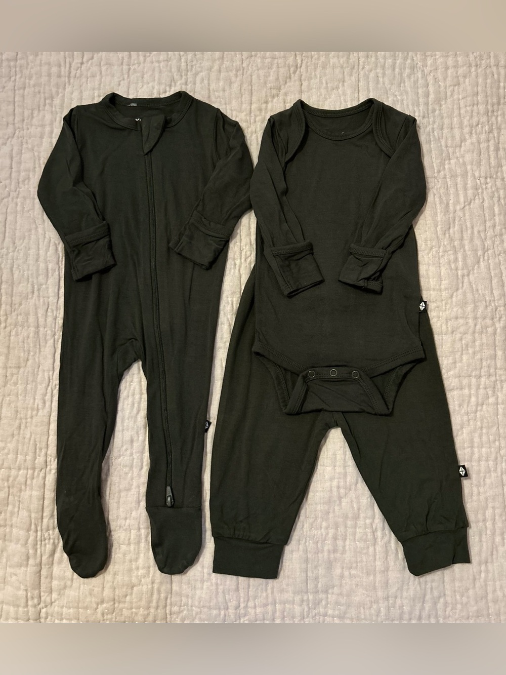 Kyte Baby Fir Zippered Footie & Long sleeved Onesie with joggers size 0-3 months